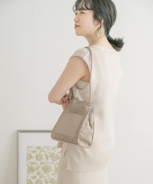 ITEMS URBANRESEARCH(アイテムズ アーバンリサーチ)の「ザツザイ2WAYミニトート(ショルダーバッグ・レディース・オフホワイト/チャコールグレー/ベージュ・-)」の14枚目の写真