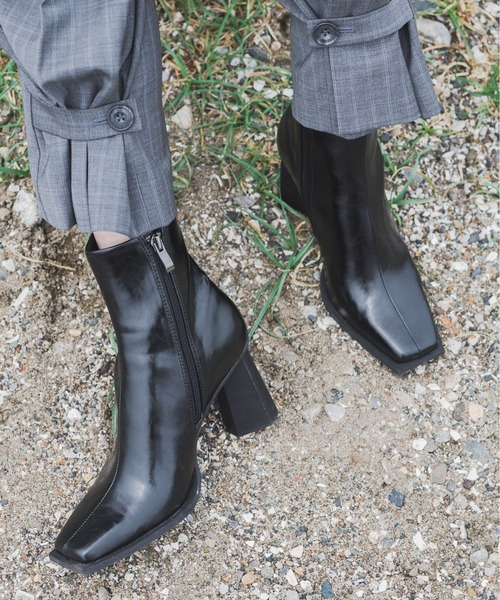 EVOL(イーボル)の「【EVOL】ウッドヒールスクエアブーツ IT9882(ブーツ・レディース・ブラック/ブラウン/アイボリー/モカ/ブラック×ブラック・22.5cm/23.5cm/24.5cm/23.0cm/24.0cm/25.0cm/22.0cm)」の3枚目の写真