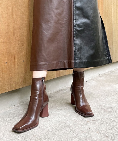 EVOL(イーボル)の「【EVOL】ウッドヒールスクエアブーツ IT9882(ブーツ・レディース・ブラック/ブラウン/アイボリー/モカ/ブラック×ブラック・22.5cm/23.5cm/24.5cm/23.0cm/24.0cm/25.0cm/22.0cm)」の9枚目の写真