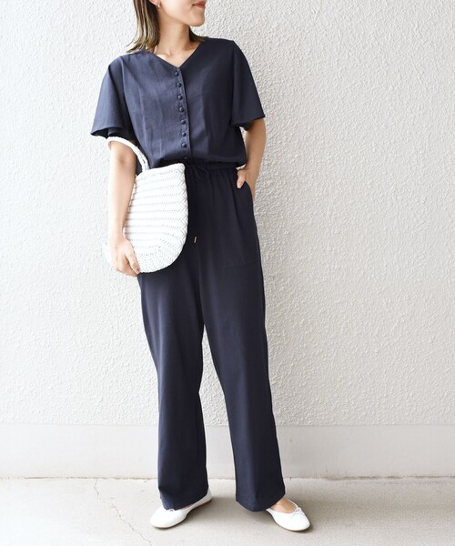 SHIPS(シップス)の「*フロントボタンVネックサロペット◇(つなぎ/オールインワン・レディース・チャコールグレー/グリーン/ライム/ダークブルー・SMALL/MEDIUM)」の4枚目の写真