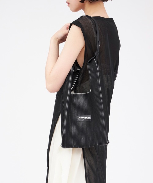 LASTFRAME(ラストフレーム)の「LASTFRAME TWO TONE MARKET BAG SMALL(ハンドバッグ・レディース・ブラック/オレンジ/ライトグリーン・FREE)」の2枚目の写真