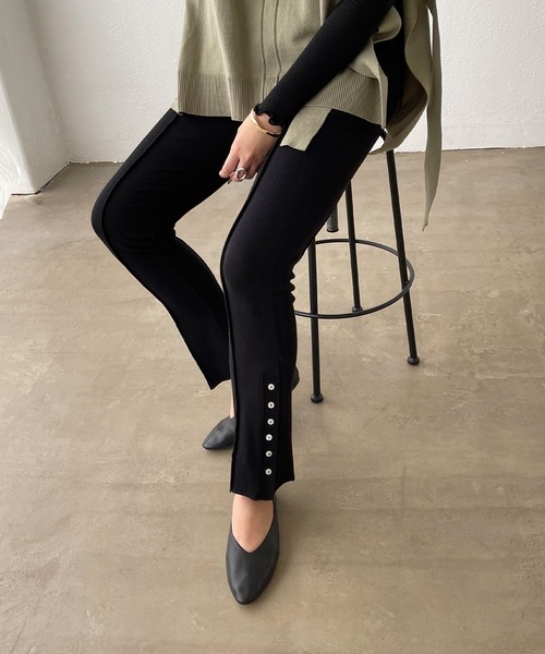 Shelly island（シェリーアイランド）の「サイドボタンリブパンツ（レギンス/スパッツ・レディース・ブラック・FREE）」の7枚目の写真