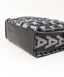 美品 マークジェイコブス ザ モノグラム トートバッグ ラージ MARC JACOBSマークジェイコブス ザ モノグラム トートバッグ ラージ