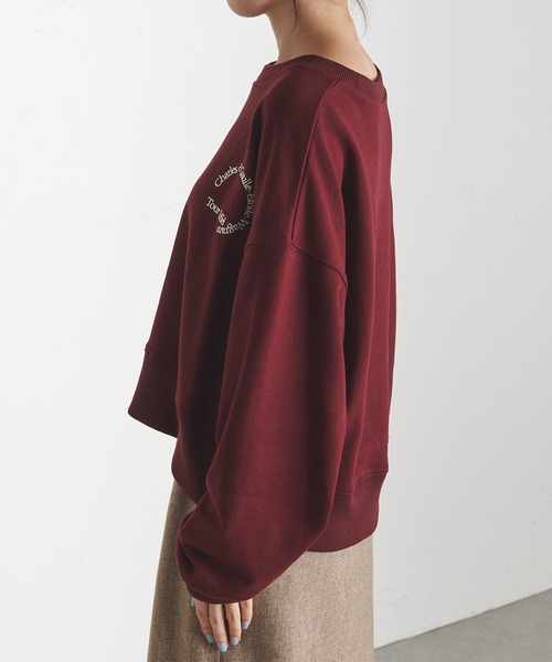 COLLAGE GALLARDAGALANTE（コラージュガリャルダガランテ）の「CHARLESプリント/ロゴスウェット（スウェット・レディース・ボルドー・FREE）」の3枚目の写真