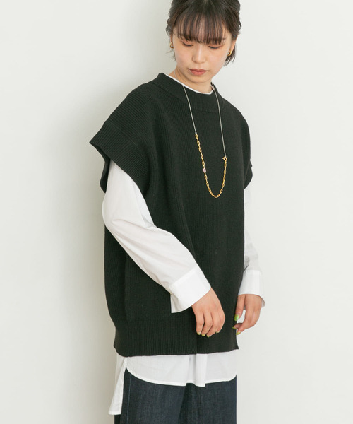 UR Lab.(アーバンリサーチラボ)の「ニットルーズベスト(ベスト・レディース・ブラック/ネイビー/モカ・FREE)」の2枚目の写真