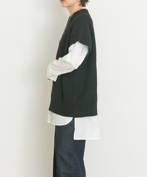 UR Lab.(アーバンリサーチラボ)の「ニットルーズベスト(ベスト・レディース・ブラック/ネイビー/モカ・FREE)」の4枚目の写真