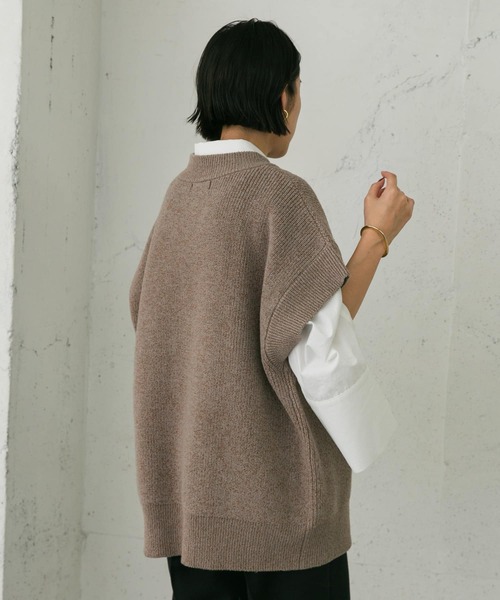 UR Lab.(アーバンリサーチラボ)の「ニットルーズベスト(ベスト・レディース・ブラック/ネイビー/モカ・FREE)」の16枚目の写真