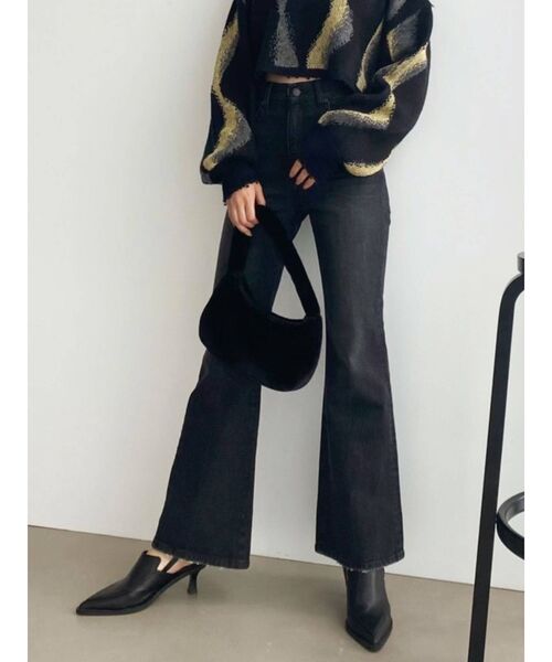 EMODA（エモダ）の「セミフィットフレアハイウエストジーンズ（デニムパンツ・レディース・ライトブルー/ブラック・SMALL/MEDIUM/X-SMALL）」の12枚目の写真