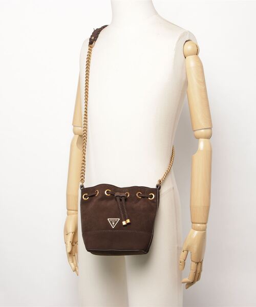 Guess（ゲス）の「KAOMA Crossbody Bucket（ショルダーバッグ・レディース・ブラック/ベージュ/ブラウン/ストーン・ONE SIZE）」の7枚目の写真