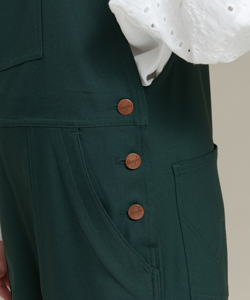 Wrangler（ラングラー）の「【WEB限定】Wranglerフレアオーバーオール（サロペット/オーバーオール・レディース・ブラック/ブラウン/グリーン・フリー）」の10枚目の写真