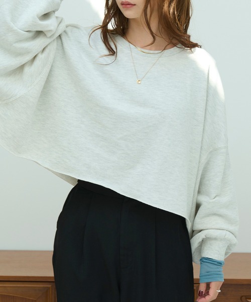 HANNE(アン)の「クロップド丈ボリュームスリーブスウェット/プルオーバー(ニット/セーター・レディース・グレー/ブラック/グリーン・フリー)」の6枚目の写真