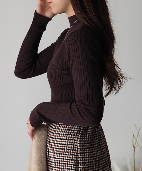Riberry(リベリー)の「ボトルネック グラデーションリブニット(ニット/セーター・レディース・ブラック/ベージュ/ブラウン/オフホワイト・FREE)」の7枚目の写真
