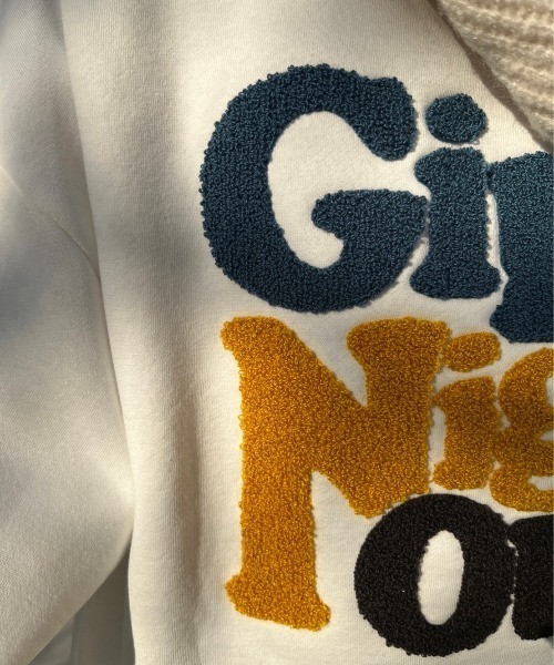 nemne store（ネンネストア）の「【低身長用サイズあり】裏起毛アソート刺繍・プリントスウェット（スウェット・レディース・ネイビー/オフホワイト/グリーン/オートミール/ホワイト系その他/グレー系その他・SMALL/MEDIUM）」の10枚目の写真