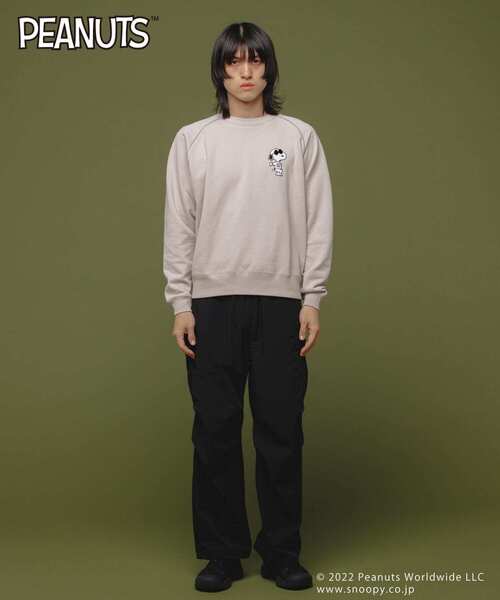 Uiscel（ユイセル）の「『PEANUTS(ピーナッツ)』オリジナルプリント USAコットンスウェットプルオーバーA（スウェット・メンズ・グレー/ライトベージュ・MEDIUM/LARGE）」の4枚目の写真
