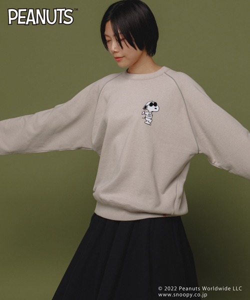 Uiscel（ユイセル）の「『PEANUTS(ピーナッツ)』オリジナルプリント USAコットンスウェットプルオーバーA（スウェット・メンズ・グレー/ライトベージュ・MEDIUM/LARGE）」の5枚目の写真