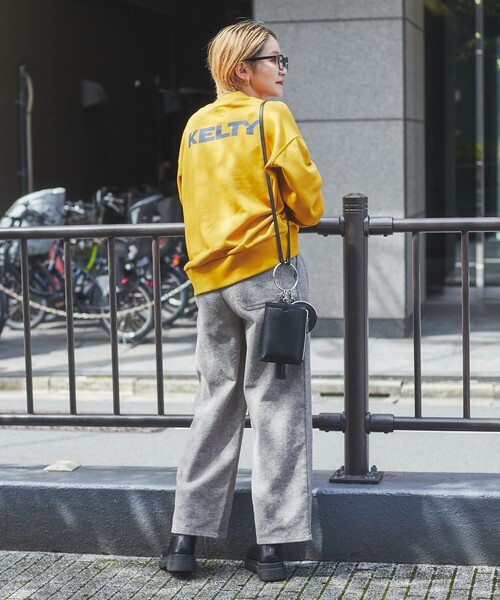 coen（コーエン）の「チャーム付きスマホショルダーバッグ（ショルダーバッグ・レディース・ブラック/ベージュ/ケリー・FREE）」の8枚目の写真