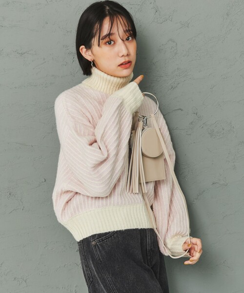 coen（コーエン）の「チャーム付きスマホショルダーバッグ（ショルダーバッグ・レディース・ブラック/ベージュ/ケリー・FREE）」の11枚目の写真