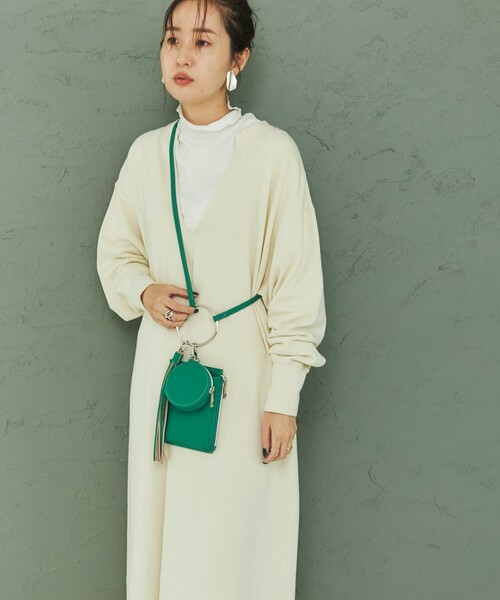 coen（コーエン）の「チャーム付きスマホショルダーバッグ（ショルダーバッグ・レディース・ブラック/ベージュ/ケリー・FREE）」の13枚目の写真