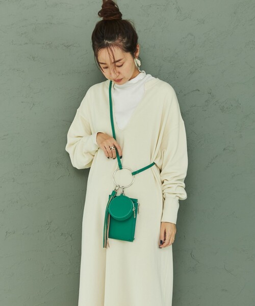 coen（コーエン）の「チャーム付きスマホショルダーバッグ（ショルダーバッグ・レディース・ブラック/ベージュ/ケリー・FREE）」の14枚目の写真