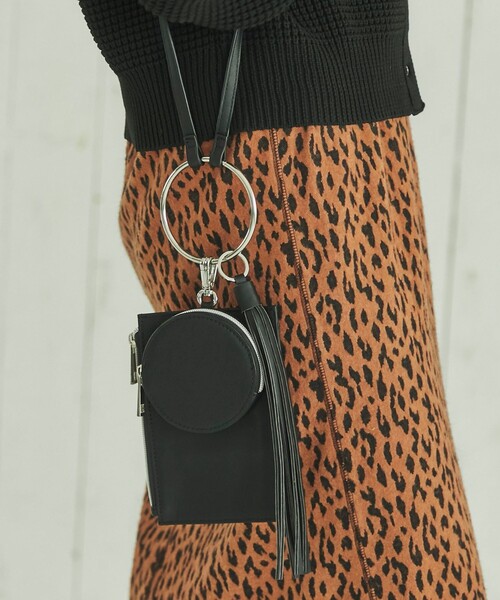 coen（コーエン）の「チャーム付きスマホショルダーバッグ（ショルダーバッグ・レディース・ブラック/ベージュ/ケリー・FREE）」の15枚目の写真