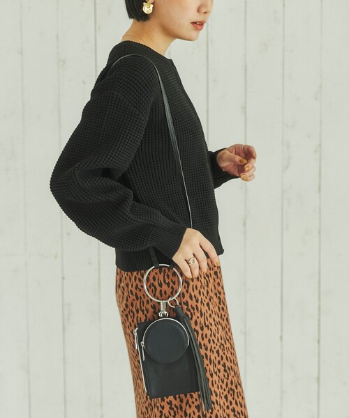 coen（コーエン）の「チャーム付きスマホショルダーバッグ（ショルダーバッグ・レディース・ブラック/ベージュ/ケリー・FREE）」の16枚目の写真