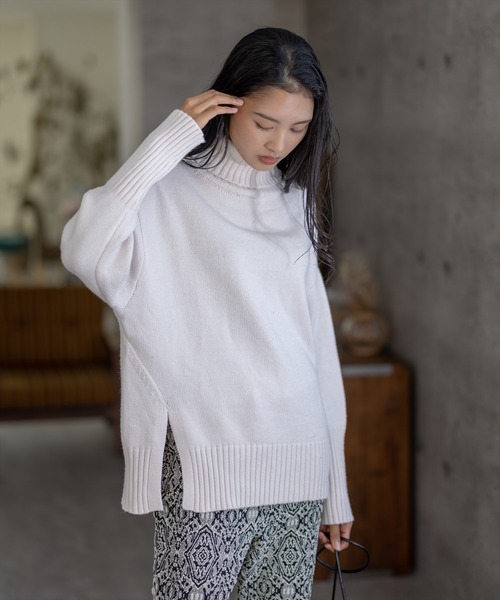 clear(クリア)の「サイドスリットオーバーニットトップス(ニット/セーター・レディース・ピンク/イエロー/パープル/ブラック/アイボリー/グレイッシュベージュ・F)」の21枚目の写真