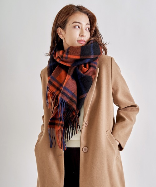 macocca（マコッカ）の「カシミヤ混ウールストール チェック（ストール/ショール・レディース・オリーブ/ダークブラウン/レッド/ブラウン/ライトピンク/パープル/グレイッシュベージュ/アイボリー・FREE）」の3枚目の写真
