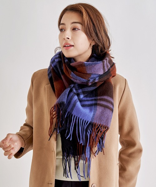 macocca（マコッカ）の「カシミヤ混ウールストール チェック（ストール/ショール・レディース・オリーブ/ダークブラウン/レッド/ブラウン/ライトピンク/パープル/グレイッシュベージュ/アイボリー・FREE）」の17枚目の写真