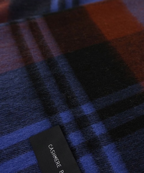 macocca（マコッカ）の「カシミヤ混ウールストール チェック（ストール/ショール・レディース・オリーブ/ダークブラウン/レッド/ブラウン/ライトピンク/パープル/グレイッシュベージュ/アイボリー・FREE）」の22枚目の写真
