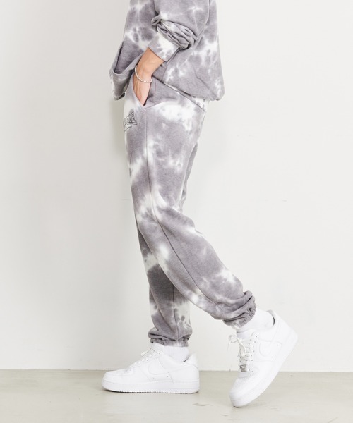 LONSDALE（ロンズデール）の「LONSDALE/ロンズデール セットアップ対応可 ワンポイントロゴ 両脇ポケット トレーニング タイダイ スウェットパンツ（スウェットパンツ・メンズ・ベージュ/チャコールグレー・LL/M/L）」の3枚目の写真