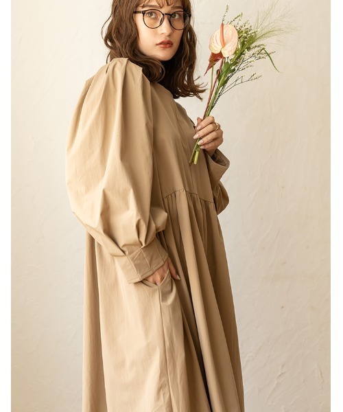 chocomee(チョコミー)の「puff sleeve one-piece/パフスリーブワンピース(ワンピース・レディース・ベージュ/ブラック・FREE)」の3枚目の写真
