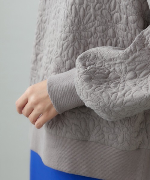 miclat（ミクラ）の「大きいサイズ　花柄キルトジャガードプルオーバー　miclat（スウェット・レディース・ネイビー/ベージュ系/ピンク・LL/3L/4L/5L/L）」の15枚目の写真