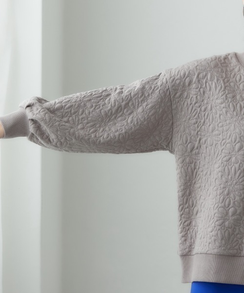 miclat（ミクラ）の「大きいサイズ　花柄キルトジャガードプルオーバー　miclat（スウェット・レディース・ネイビー/ベージュ系/ピンク・LL/3L/4L/5L/L）」の17枚目の写真