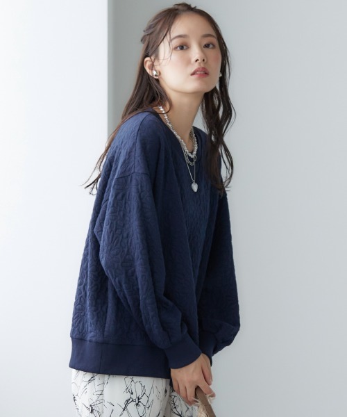 miclat（ミクラ）の「大きいサイズ　花柄キルトジャガードプルオーバー　miclat（スウェット・レディース・ネイビー/ベージュ系/ピンク・LL/3L/4L/5L/L）」の13枚目の写真