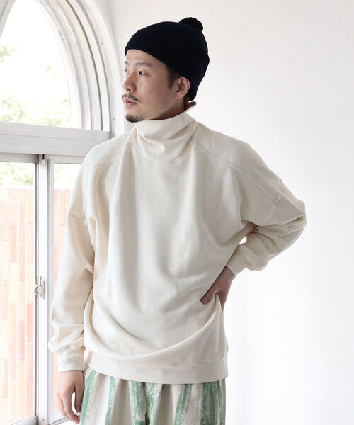 MONITALY(モニタリー)の「Monitaly / タートルネック スウェットシャツ(スウェット・メンズ・ナチュラル/イエロー/オレンジ・LARGE/MEDIUM)」の21枚目の写真