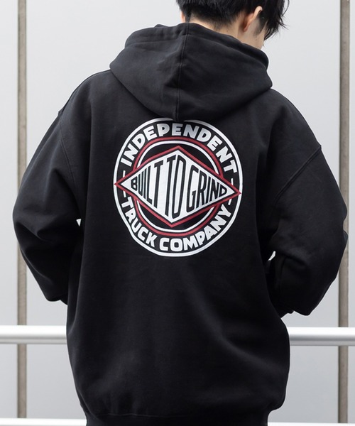 INDEPENDENT（インディペンデント）の「【INDEPENDENT/インデペンデント】 BTG SUMMIT P/O バックプリントフーディー/ワンポイント/ビッグシルエット（パーカー・メンズ・グレー/ブラック・M/L/XL）」の2枚目の写真