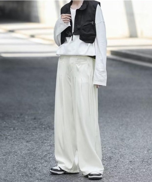 VIBGYOR（ヴィブジョー）の「【バーレスク】タックデザインワイドスラックス(BQ)（スラックス・メンズ・ブラック・MEDIUM/LARGE）」の3枚目の写真