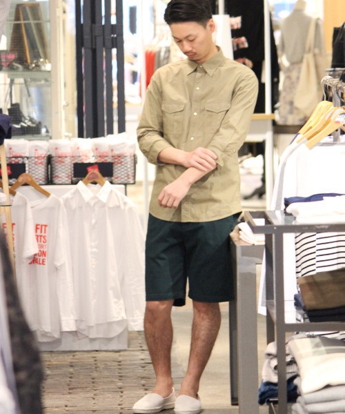 417 EDIFICE（フォーワンセブンエディフィス）の「◇ARMY モチーフ 7/Sシャツ（シャツ/ブラウス・メンズ・ベージュ/カーキ/ダークカーキ・SMALL/LARGE/MEDIUM）」の4枚目の写真