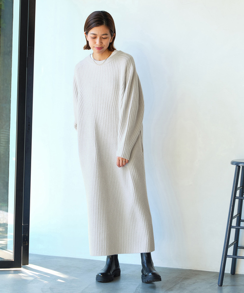 IENA（イエナ）の「変形リブニットワンピース（ワンピース・レディース・ネイビー/アイボリー/サックスブルー・FREE）」の4枚目の写真