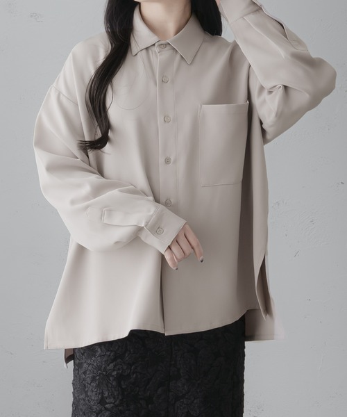 epnok(エプノック)の「サイドスリットベーシックルーズシャツ(シャツ/ブラウス・メンズ・チャコールグレー/ブラック/オフホワイト/カーキ/グレイッシュベージュ/グレイッシュブルー/モカ・SMALL/X-SMALL/LARGE/MEDIUM)」の5枚目の写真