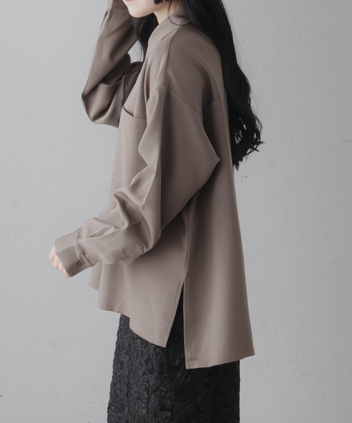 epnok(エプノック)の「サイドスリットベーシックルーズシャツ(シャツ/ブラウス・メンズ・チャコールグレー/ブラック/オフホワイト/カーキ/グレイッシュベージュ/グレイッシュブルー/モカ・SMALL/X-SMALL/LARGE/MEDIUM)」の4枚目の写真