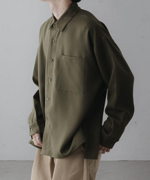 epnok(エプノック)の「サイドスリットベーシックルーズシャツ(シャツ/ブラウス・メンズ・チャコールグレー/ブラック/オフホワイト/カーキ/グレイッシュベージュ/グレイッシュブルー/モカ・SMALL/X-SMALL/LARGE/MEDIUM)」の19枚目の写真