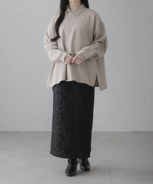 epnok(エプノック)の「サイドスリットベーシックルーズシャツ(シャツ/ブラウス・メンズ・チャコールグレー/ブラック/オフホワイト/カーキ/グレイッシュベージュ/グレイッシュブルー/モカ・SMALL/X-SMALL/LARGE/MEDIUM)」の11枚目の写真