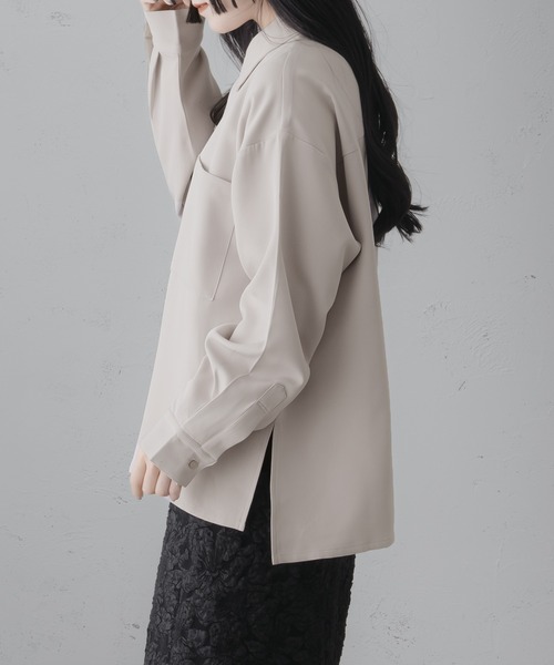 epnok(エプノック)の「サイドスリットベーシックルーズシャツ(シャツ/ブラウス・メンズ・チャコールグレー/ブラック/オフホワイト/カーキ/グレイッシュベージュ/グレイッシュブルー/モカ・SMALL/X-SMALL/LARGE/MEDIUM)」の8枚目の写真