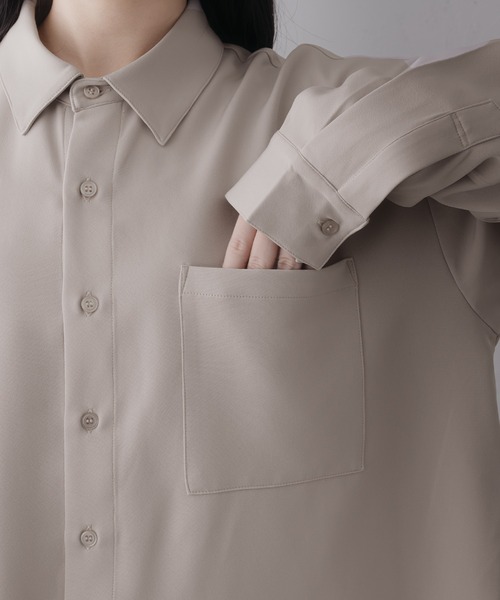 epnok(エプノック)の「サイドスリットベーシックルーズシャツ(シャツ/ブラウス・メンズ・チャコールグレー/ブラック/オフホワイト/カーキ/グレイッシュベージュ/グレイッシュブルー/モカ・SMALL/X-SMALL/LARGE/MEDIUM)」の15枚目の写真