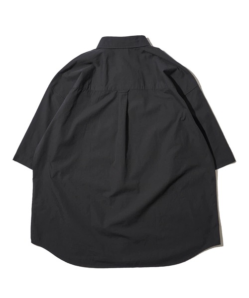 ADPOSION（アドポーション）の「【Red Cap Girl】ワンポイント刺繍 ビッグシルエット 半袖 ボタンダウンシャツ（シャツ/ブラウス・メンズ・ブラック/その他/ホワイト/ネイビー系1/ネイビー/ブルー系1/サックスブルー・LARGE/MEDIUM）」の20枚目の写真