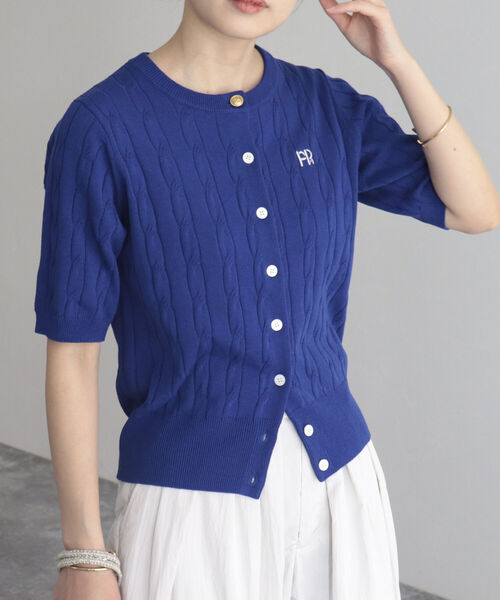 fredy emue（フレディエミュ）の「ケーブル柄半袖カーディガン（カーディガン/ボレロ・レディース・オフホワイト/イエロー/ブルー/ベビーピンク/サックスブルー・38）」の3枚目の写真