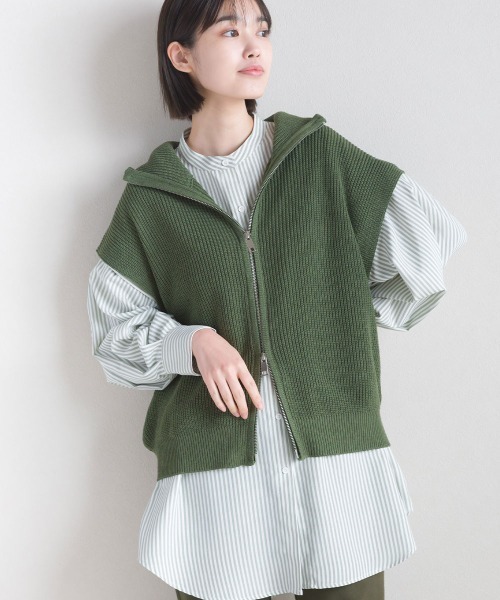 terrace(テラス)の「ジップフライオフタートルニットベストトップ(ベスト・レディース・カーキオリーブ/ピンク/グレイッシュベージュ/ブラック・MEDIUM)」の11枚目の写真