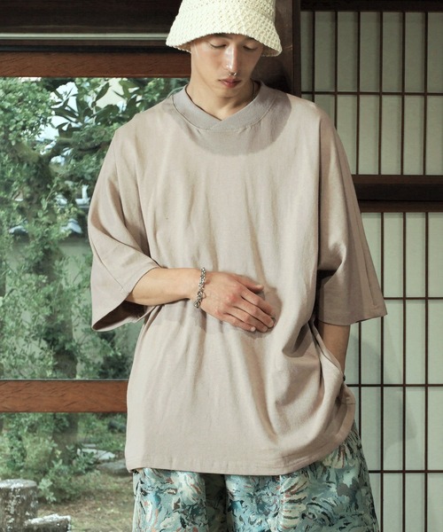 Air Tokyo(エアートウキョー)の「オーバーサイズ ドルマンスリーブ S/S カットソー(Tシャツ/カットソー・メンズ・グレイッシュベージュ/ブラック/オフホワイト・LARGE/MEDIUM)」の3枚目の写真