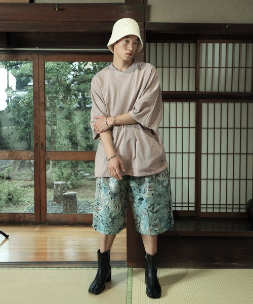 Air Tokyo(エアートウキョー)の「オーバーサイズ ドルマンスリーブ S/S カットソー(Tシャツ/カットソー・メンズ・グレイッシュベージュ/ブラック/オフホワイト・LARGE/MEDIUM)」の16枚目の写真
